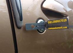 Kunci Keyless Tertinggal Di Dalam Mobil